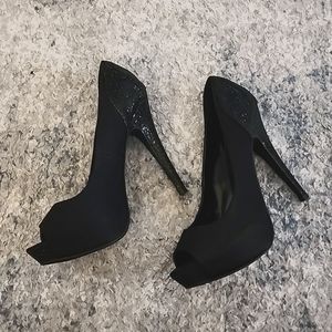 Steve Madden P Tessi Size 11M Black Satin Peep Toe Platform Heels